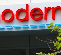 모더나 CEO "영원히 코로나19와 살 것"