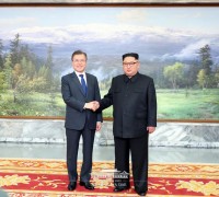 통일각에서 다시 만난 두 정상